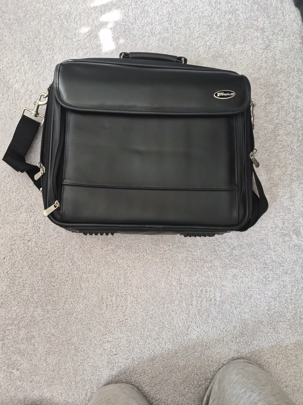 Targus Leather laptop Bag
